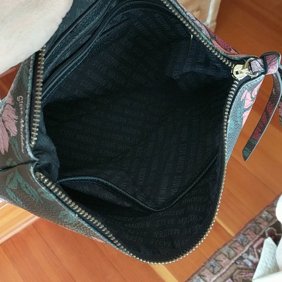 STEVE MADDEN CLUTCH! - Picture 8 of 12